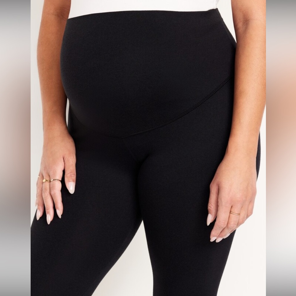 Old Navy Maternity Full Panel Cloud Cindy 7/8 Leggings